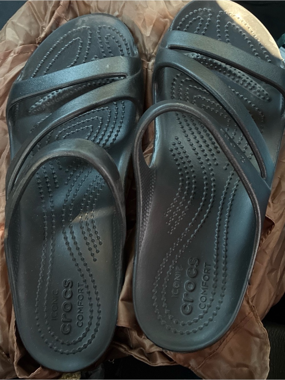 Women's 9W Crocs Swiftwater Black Sandals Strappy Iconic Comfort Slides